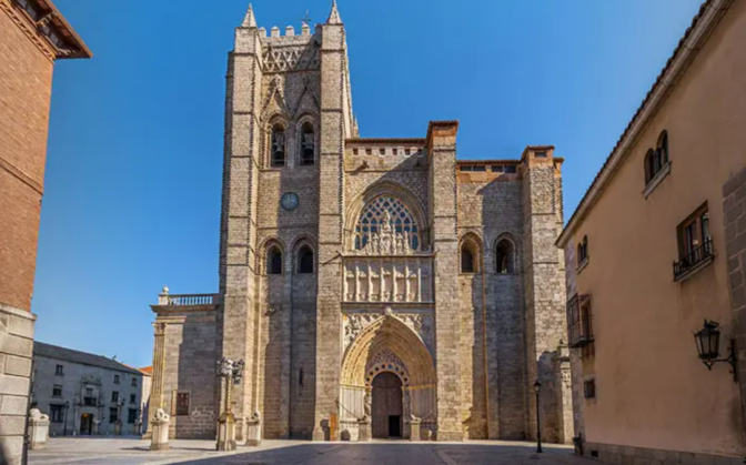 Bastardo Hostel Ávila Catedral gótica