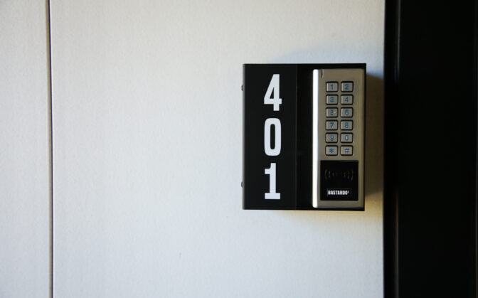 Acceso Pin Bastardo Hostel Madrid Barato