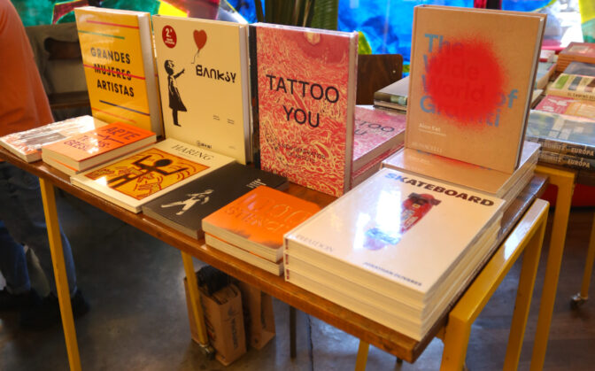 Bastardo Hostel Librería Ciento Volando