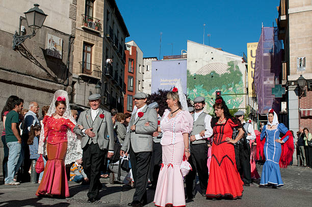 chulapos y chulapas bastardo hostel madrid