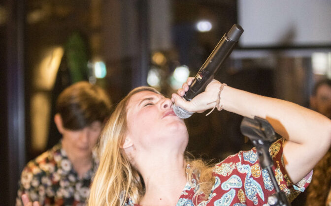 karaoke bastardo hostel madrid