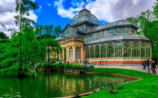 palacio de cristal bastardo hostel madrid