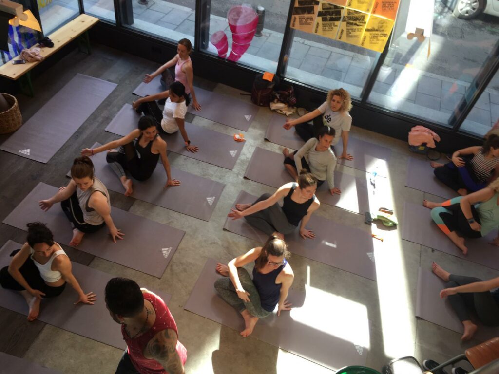 Yoga Bastardo Hostel Madrid Lobby