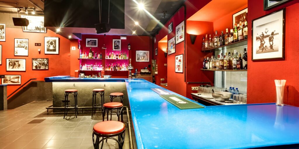 penta bar bastardo hostel madrid