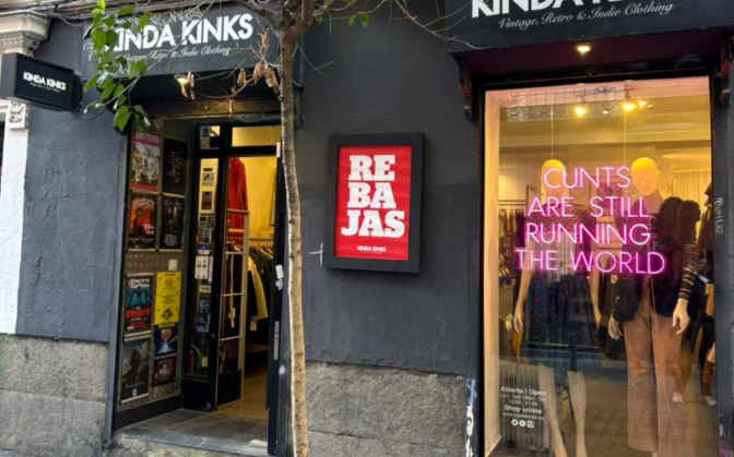 Kinda Kins Ruta Vintage Malasaña Bastardo Hostel Madrid Barato