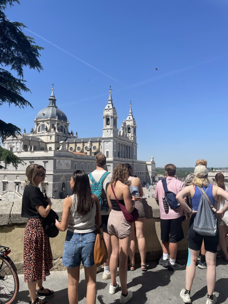 Free Tour Bastardo Hostel Madrid Barato