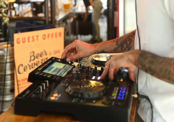 DJ Bastardo Hostel Madrid