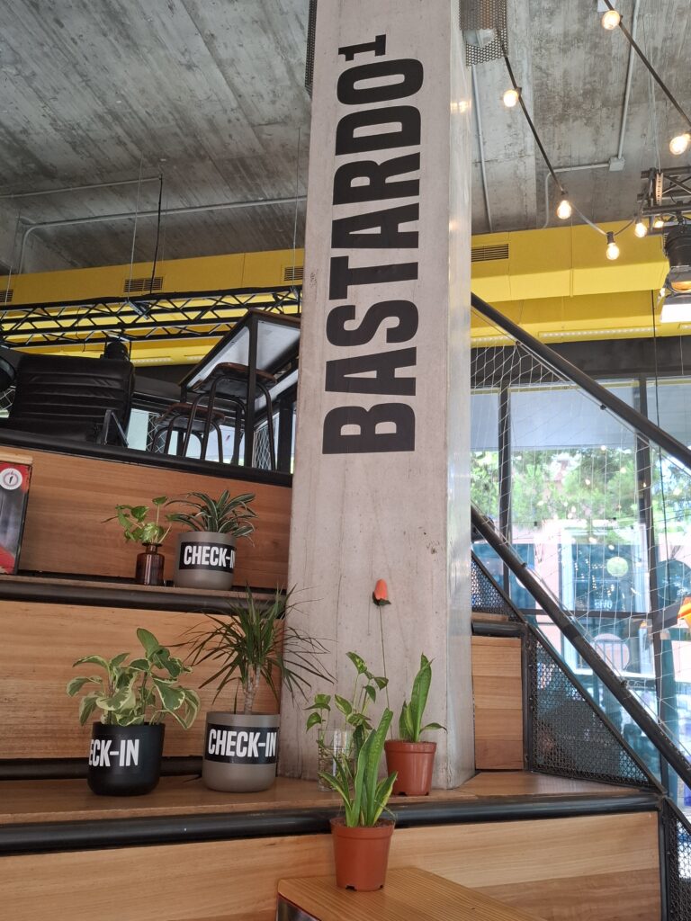 Plantas Bastardo Hostel Madrid Barato