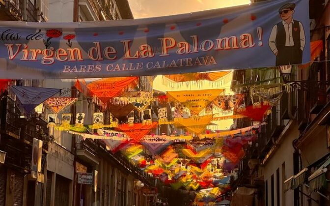 Fiestas Madrid Berbena La Paloma Bastardo Hostel Barato